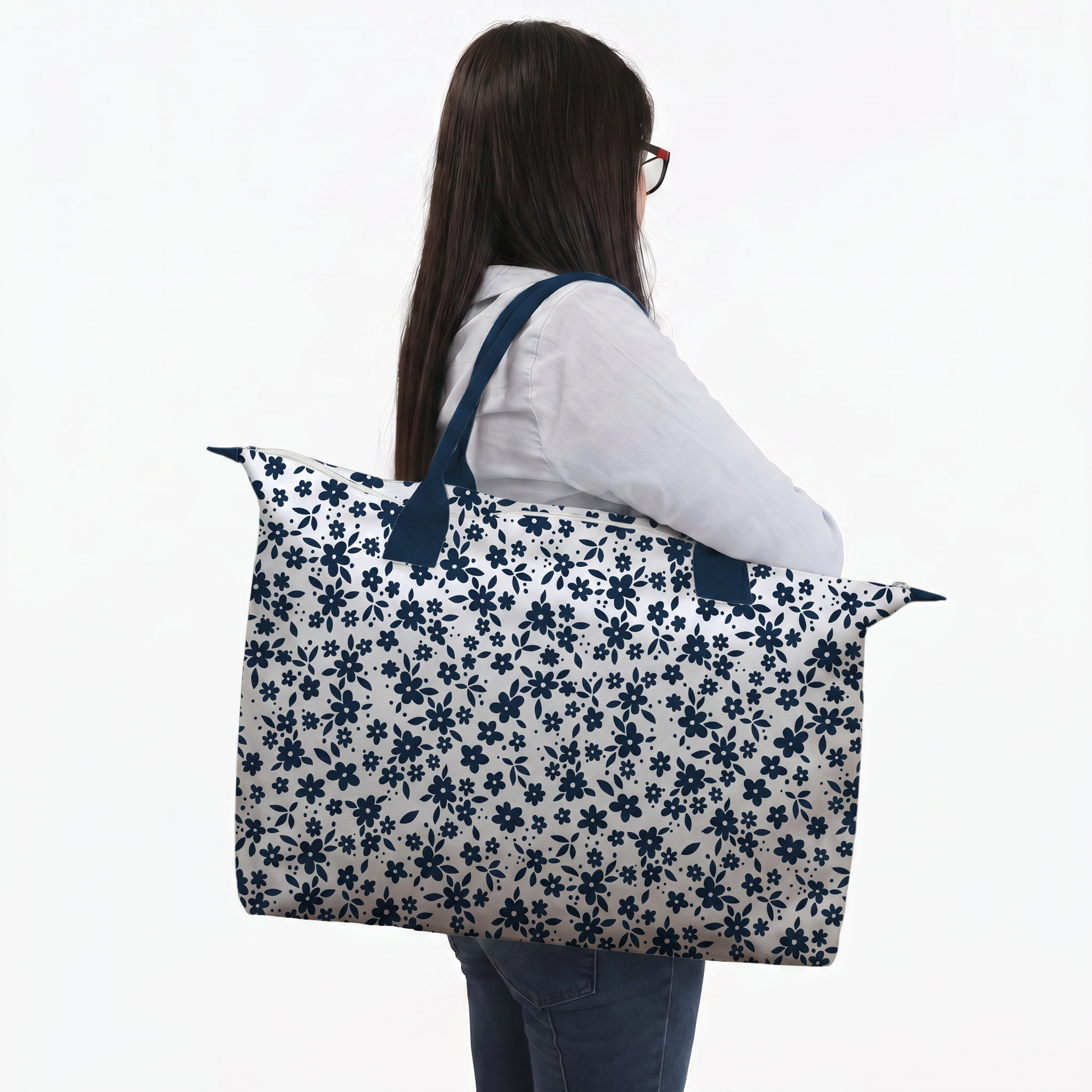 BOLSA TOTE GRANDE CON COSMETIQUERA FLORES AZULES
