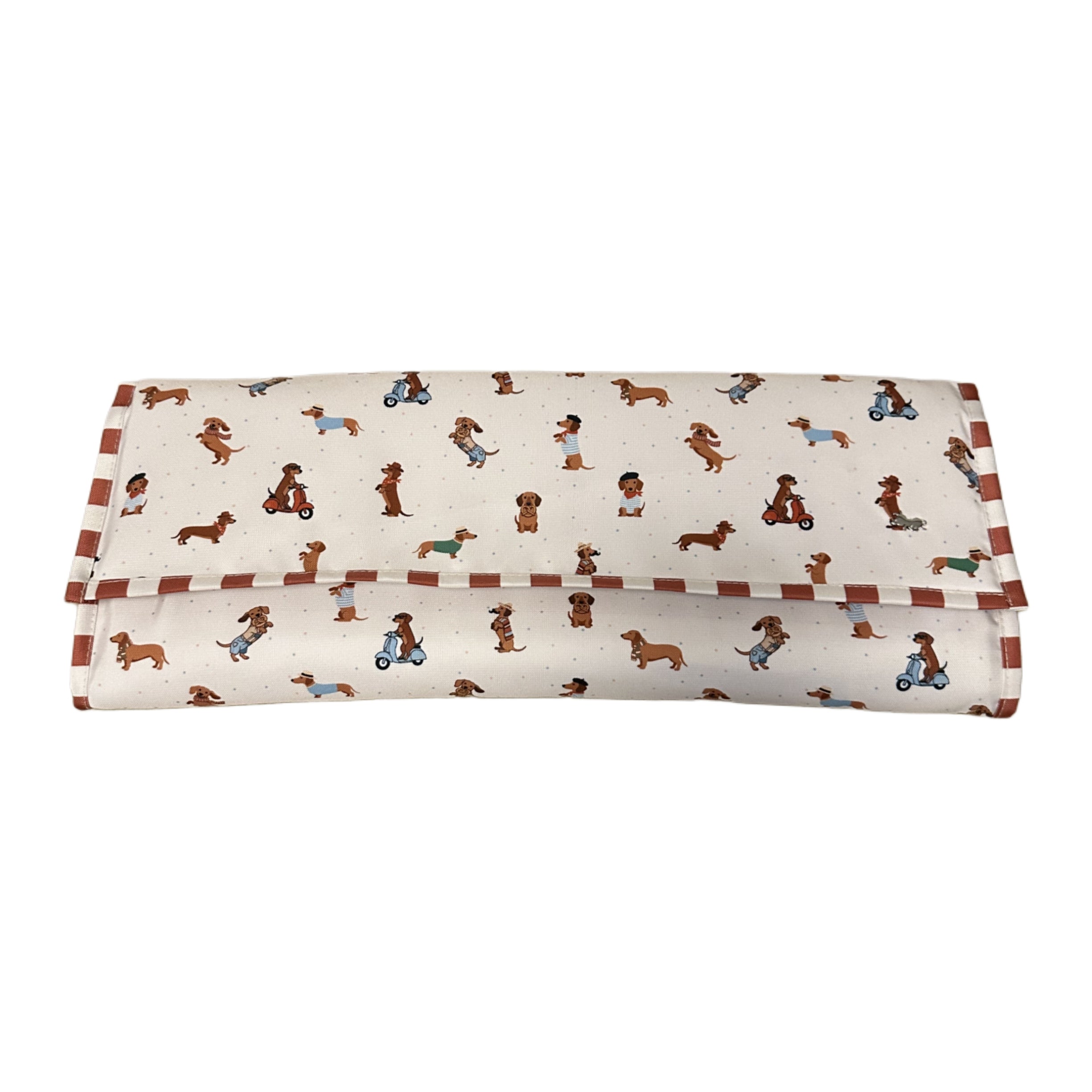 MALETA PAÑALERA CON CAMBIADOR PERROS SALCHICHA UNISEX ROJO